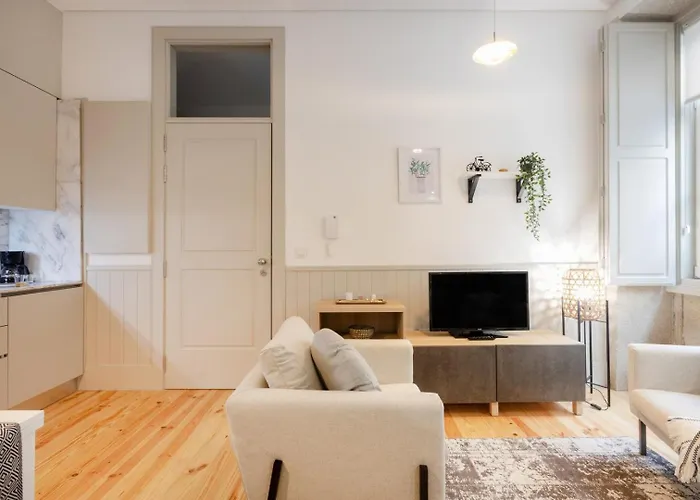 Sol Modern @ Batalha Apartmán *